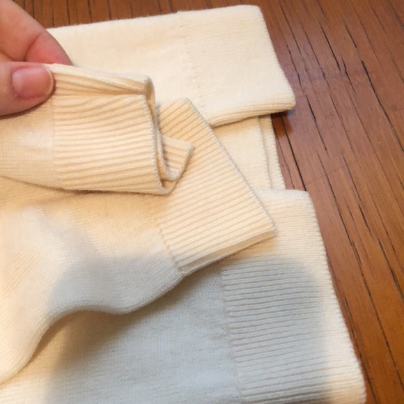 Alice + Olivia Cream Sweater with Graphic Design - Picture 10 of 12